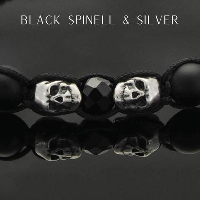 Makramee Armband mit facettiertem Spinell, Onyx und Totenköpfen aus 925 Silber